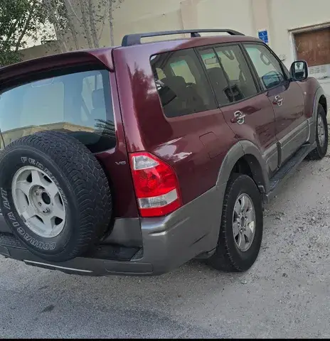 mitsubishi pajero image Mitsubishi Pajero GLS V6 2005